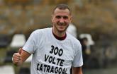 Mauro Catracchia esulta per i 300 gol in carriera