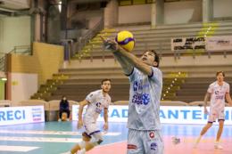 La Top Volley al lavoro in vista del match con il Vibo Valentia