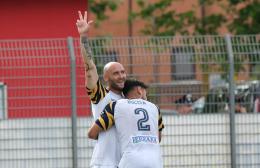 Show di Ferrari a Monterotondo: il Giugliano batte lo Scalo e vola in Serie C