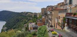 Un giro a Castel Gandolfo alla ricerca di meraviglie e storia