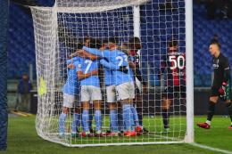 Basta un guizzo di Felipe Anderson. Lazio ai quarti, nel ricordo di Mihajlovic