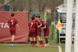 Doppio Dal Bon e Zekaj stendono il Frosinone. Roma matematicamente ai playoff