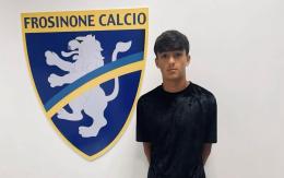 Un bomber per il Frosinone: Lorenzo Perna firma con i leoni