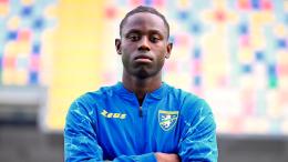 Frosinone, parla Mboumbou: "Prima la salvezza, poi ci divertiremo"
