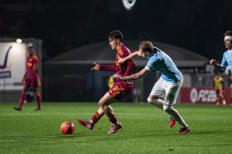 Ci pensa Arena: la Roma batte l'Hellas e torna in vetta. X tra Frosinone e Sassuolo