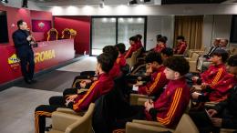 "Cattivi maestri" arriva a Trigoria: emozione tra i giovani calciatori della Roma