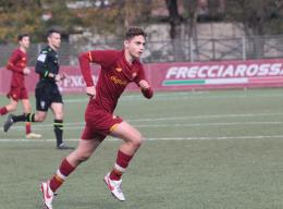 La Roma vola in vetta solitaria. Brusca frenata della Lazio
