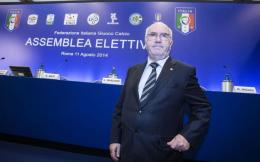 Carlo Tavecchio nuovo presidente FIGC al terzo scrutinio, tra lacrime e promesse