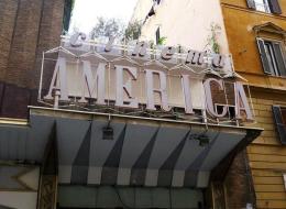 Questa mattina a Trastevere è stato sgomberato il Cinema America