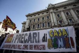 Trenta lavoratori della PCM a rischio licenziamento: la protesta continua