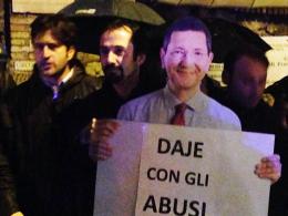 Roma Capitale, il sindaco Marino scortato in visita al Municipio XV 