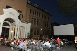 Scuole e università diventano cinema all'aperto