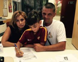 VIDEO! Roma: ecco la firma della piccola stella Tomaselli 