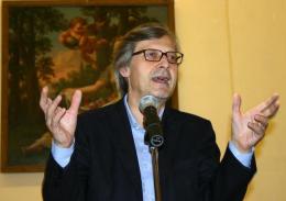 Viterbo: anche Vittorio Sgarbi negli appuntamenti di dicembre del Caffè Letterario
