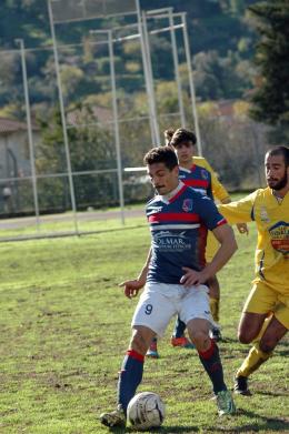 Sale Coia, Elisei insidia la vetta della classifica