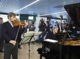 Santa Cecilia all’aeroporto… e la musica decolla