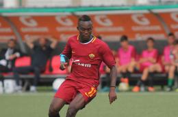 Roma da urlo: poker al Frosinone e primato blindato