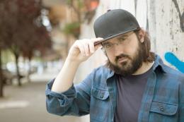 Piotta e la sua band sul palco: sabato 25 a Largo Venue