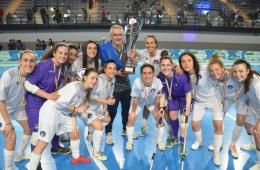 La selezione femminile con la Coppa vinta nell'edizione del 2025