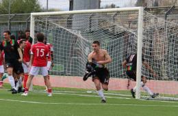 Matteo De Vecchis esulta dopo il gol al Castelli Romani