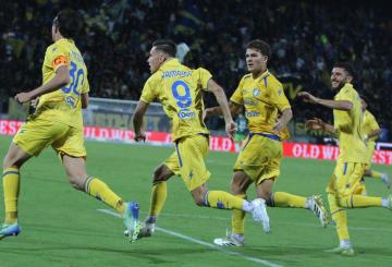 Frosinone, successo pesantissimo: gialloblù al comando in attesa del Modena