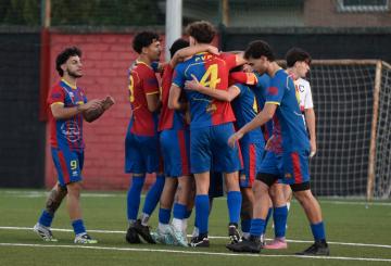 Vigor Perconti, a te lo scettro! Buffa davanti a tutti al giro di boa