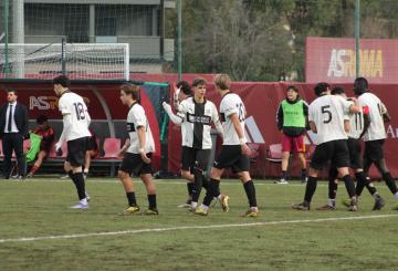 Roma, pesante sconfitta col Parma. I giallorossi scivolano al secondo posto