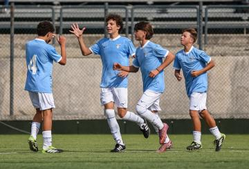 La Lazio travolge il Palermo! La Roma vince il derby e chiude in testa