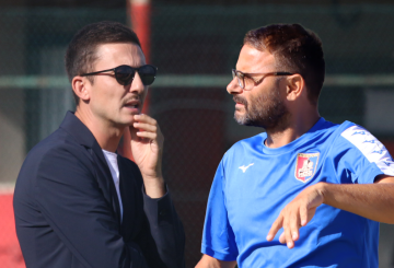 Da sinistra Lucidi, tecnico della Tor Tre Teste, Lazzarini mister del Fiumicino 