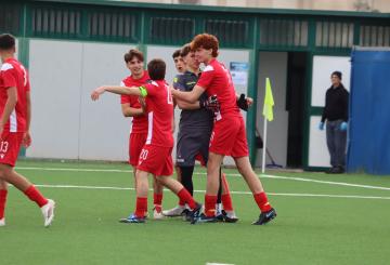 L'esultanza dopo il gol di Liotta