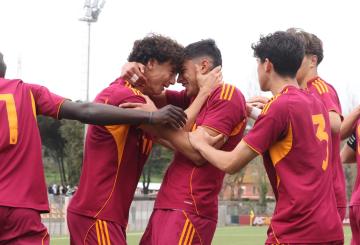 L'esultanza della Roma a Trigoria &copy;Cardini