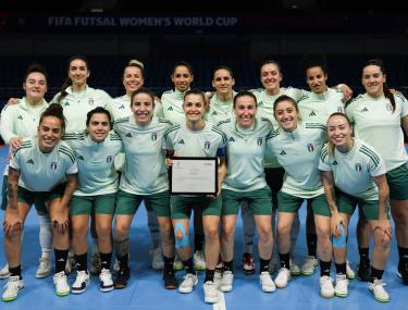 Le azzurre pronte all'esordio (©Figc.it)