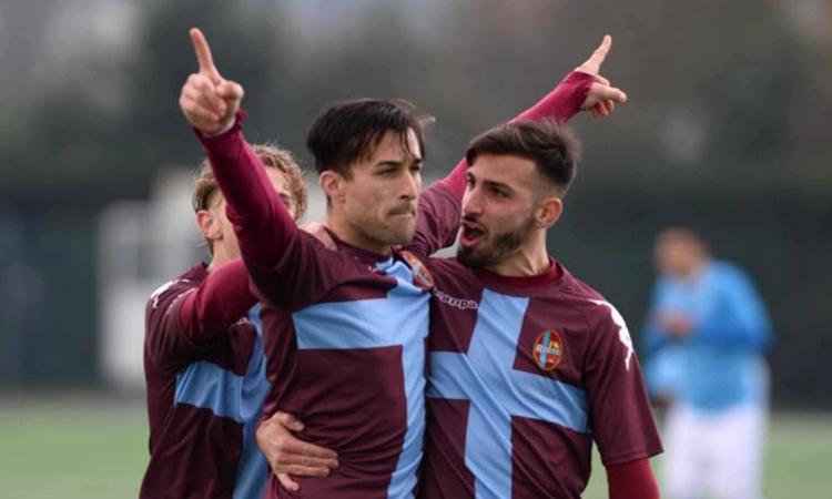 Giordano Fioretti esulta dopo un gol