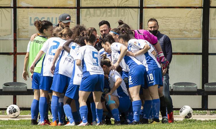 Women Latina (©Cassoni)