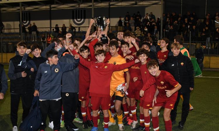 La Roma esulta con la Coppa ©photosportroma