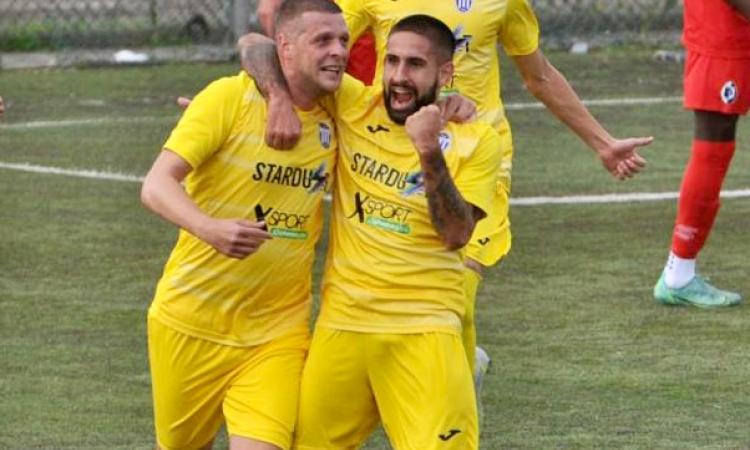 Andrea Cardillo esulta dopo un gol (Ph. Spadolini - Ostiamare)