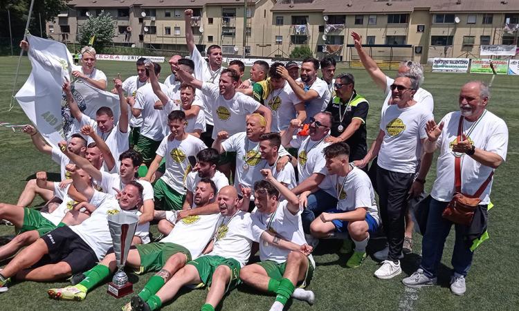 Atletico Lariano, è Promozione! Cavola: "Vinto con la tenacia e un grande popolo"