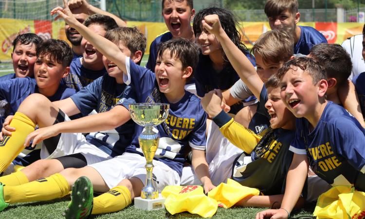 L'Urbetevere festeggia con la coppa