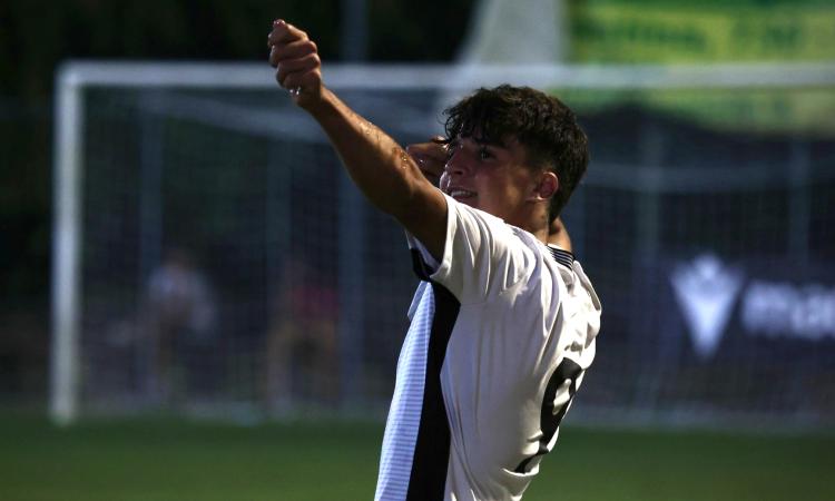 L'esultanza di Luca Boncori, autore del terzo gol della Tor Tre Teste (Foto ©GazReg)