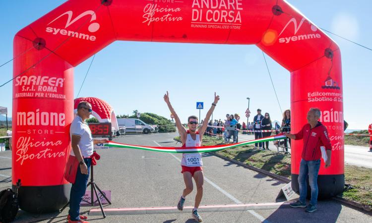Mare Lago delle Terre Pontine, Carraroli primo nella 10 km