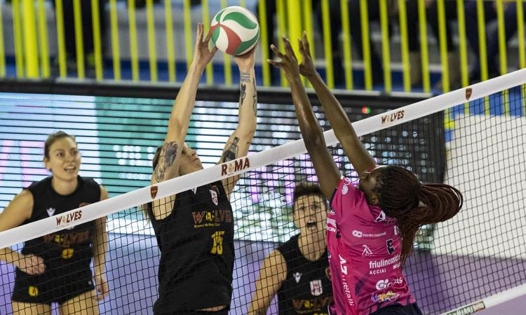 Vittoria in tre set per la Roma Volley