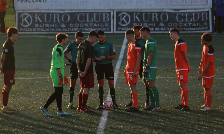 Trastevere U19 e Rappresentativa U17 all'ingresso in campo (Foto ©GazReg)