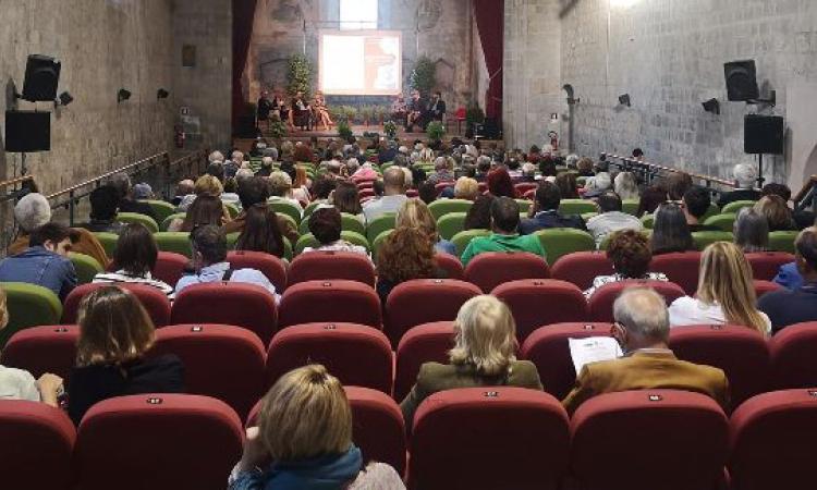Corinne Clery e Francesco Branchetti in scena con Le Relazioni Pericolose
