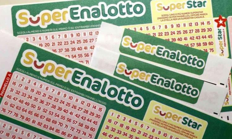 Superenalotto, il 6 dei record anche nel Lazio: ecco dove