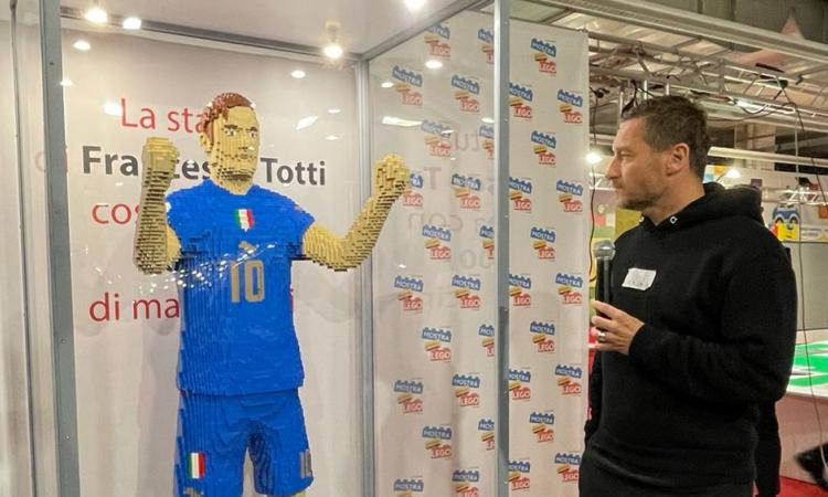 70mila mattoncini Lego: Francesco Totti ed il suo alter ego
