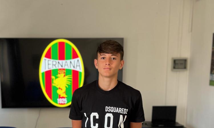 Accademia Calcio Roma: il centrocampista Valerio Angelucci vola alla Ternana