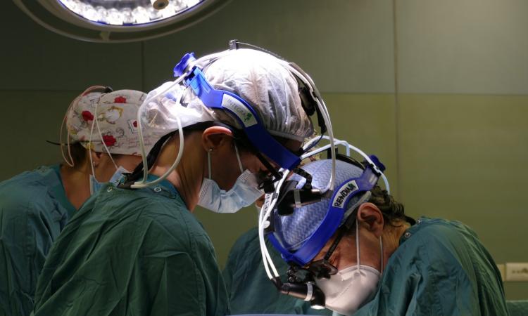 Al Sant'Andrea il primo intervento al mondo di ricostruzione della trachea