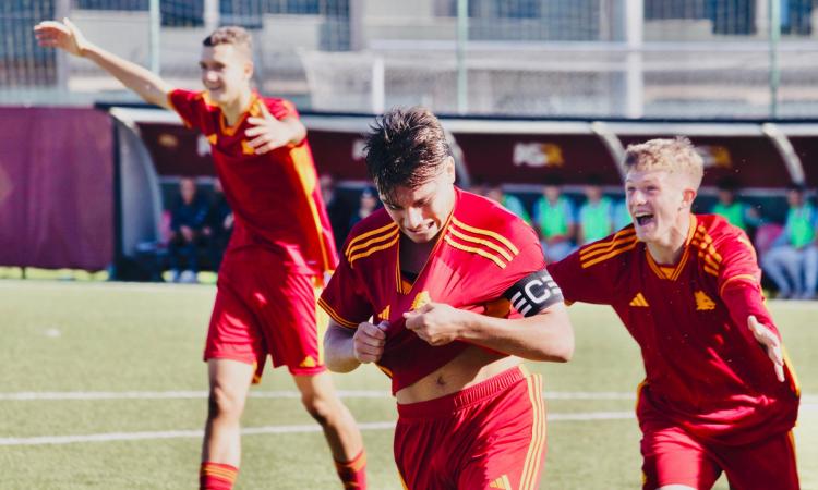 Mattia Almaviva esulta dopo il gol al derby (Foto Cardini)