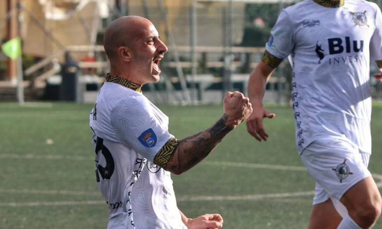 VIDEO! La magia di Spinosa è da Top 10: la sua punizione è nel meglio della 24ª