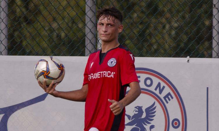 Il viaggio di Nicholas Capogreco: l'ex Grifone e Colleferro vola alla Salernitana